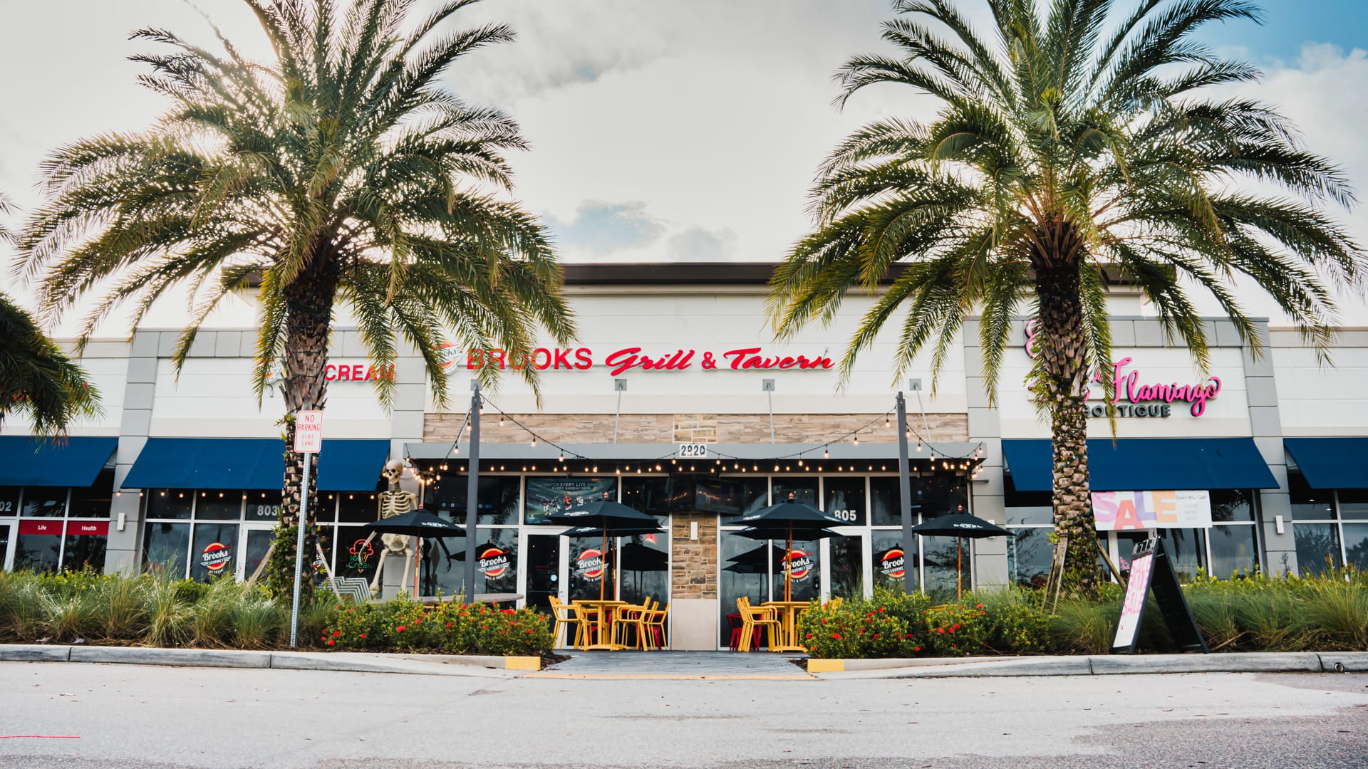 Order Now Brooks Burgers Family of Restaurants in Naples, Florida